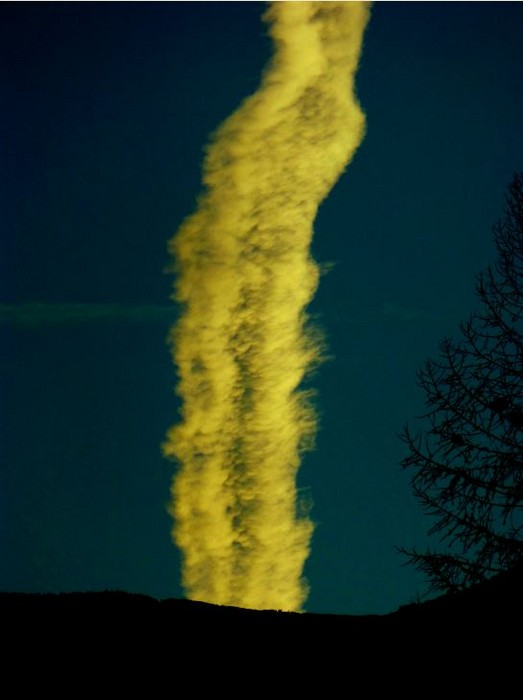 Chem Trail 8 Jan 1 2015.JPG